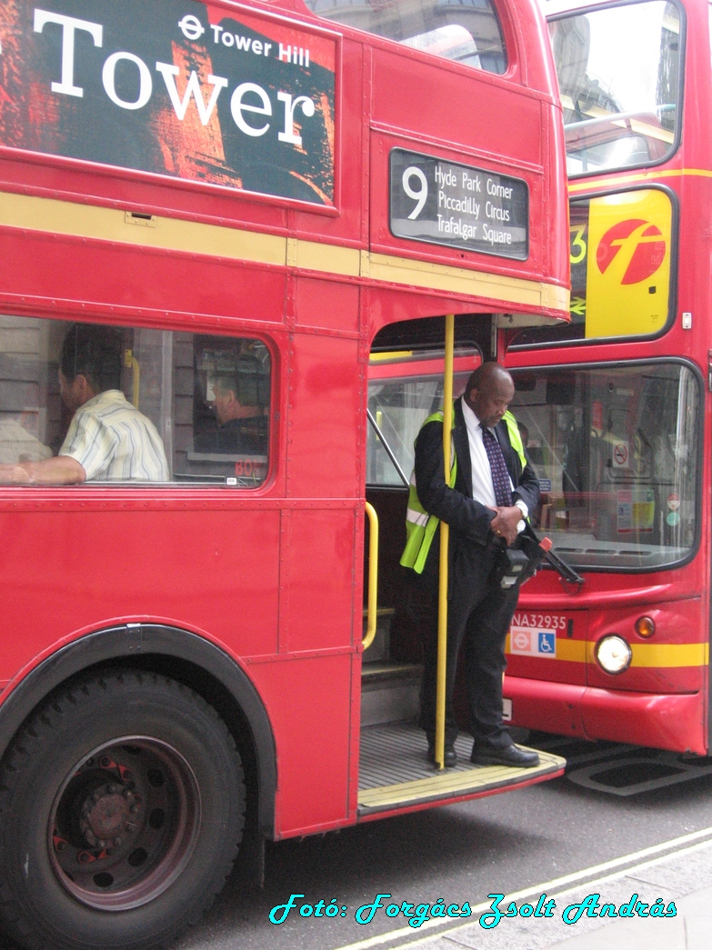 london_buses_059.jpg