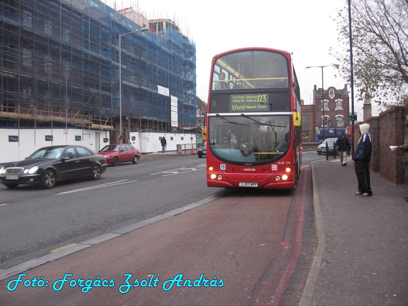 london_buses_127.JPG