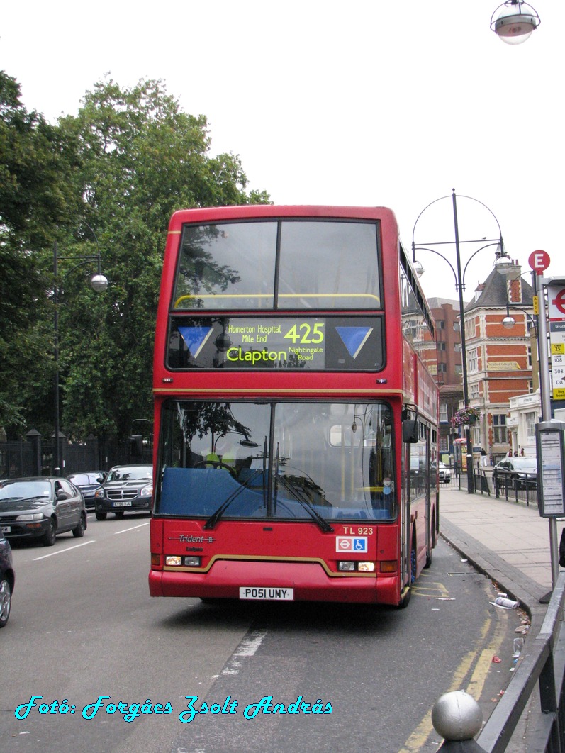 london_buses_208.JPG