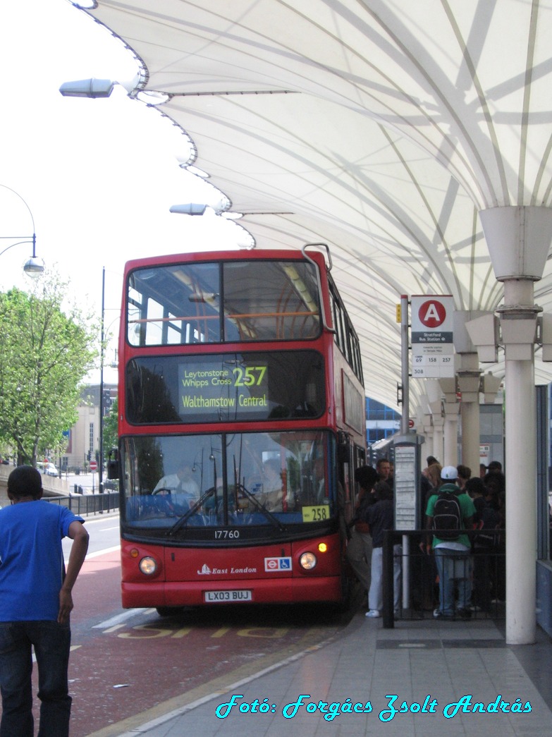 london_buses_256.JPG
