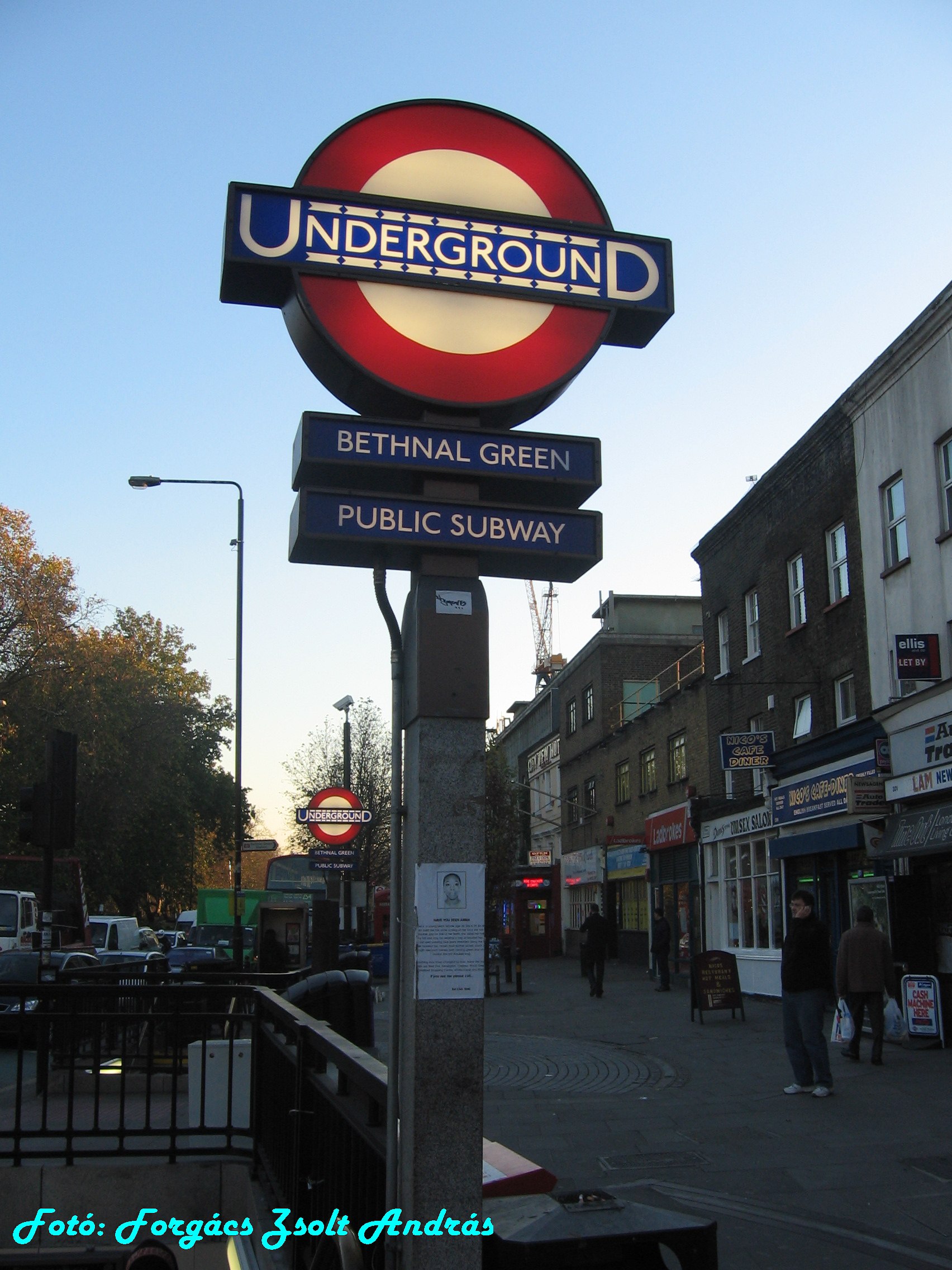 london_tube_central__bethnal_green_001.JPG