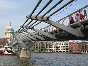 london_milleneum_bridge__007.JPG
