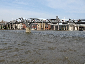 london_milleneum_bridge__011.JPG