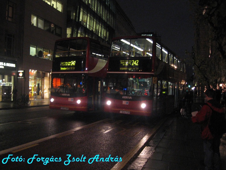 london_buses_120.JPG