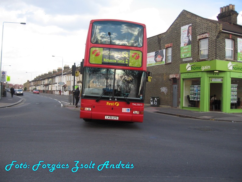 london_buses_137.JPG