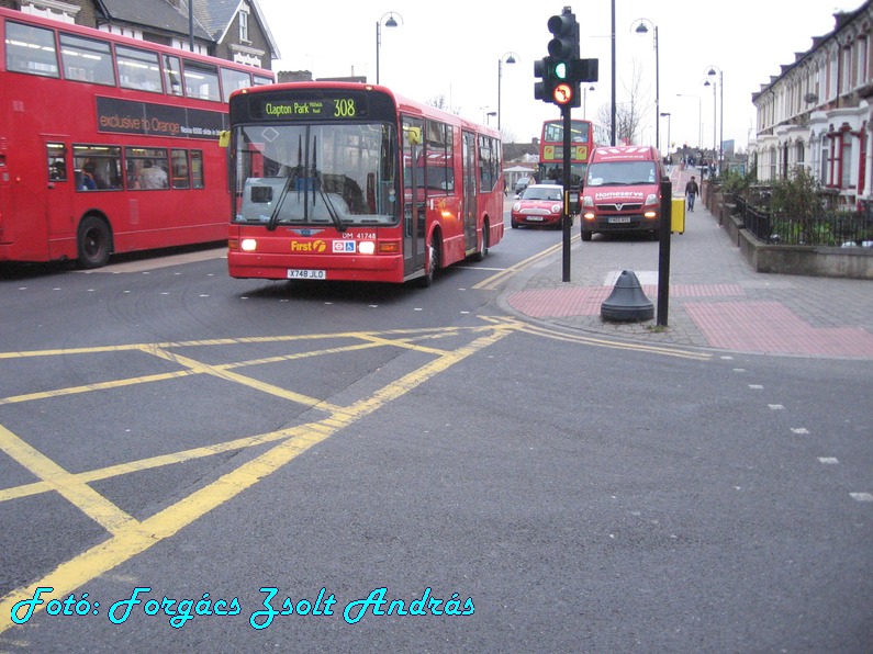 london_buses_172.JPG