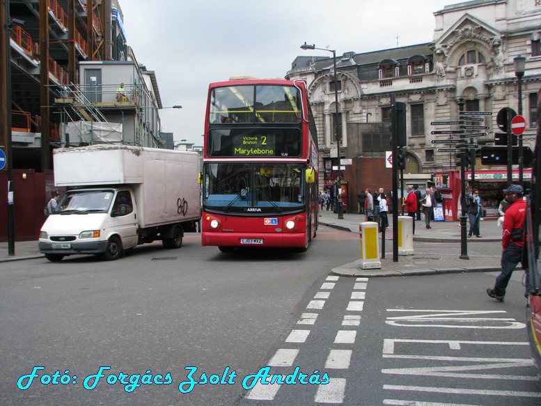 london_buses_235.JPG