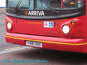 london_buses_128.JPG