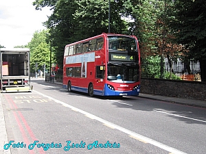 london_buses_295.JPG