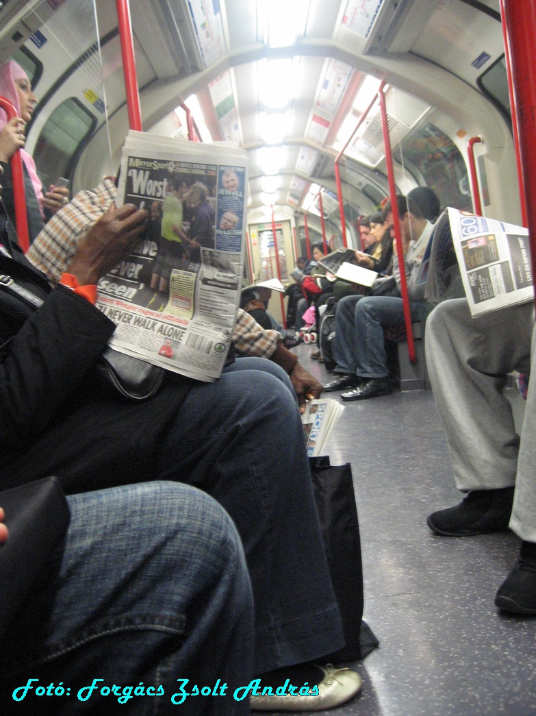 london_tube_central_004.JPG