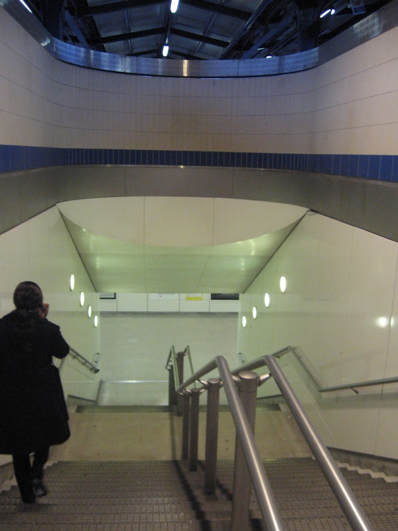 london_tube_central__stratford_002.JPG