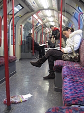 london_tube_central_006.JPG