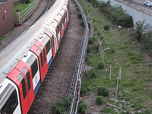 london_tube_central_013.JPG