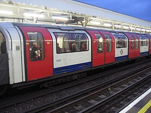 london_tube_central_017.JPG