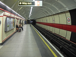 london_tube_central__bethnal_green_031.JPG