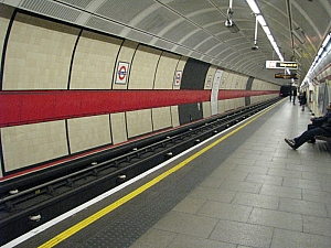 london_tube_central__bethnal_green_036.JPG