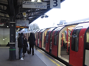 london_tube_central__stratford_001.JPG