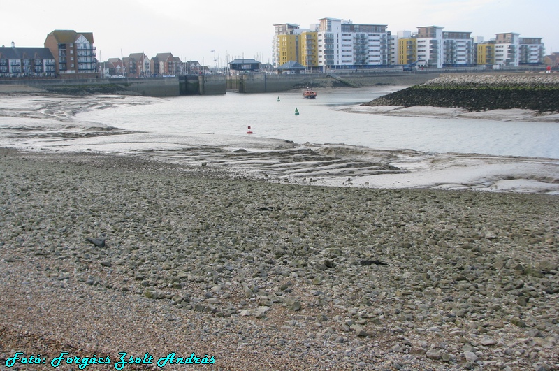 eastbourne_dock_043.jpg