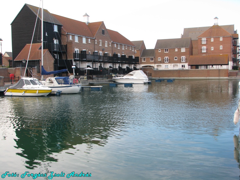 eastbourne_dock_083.jpg