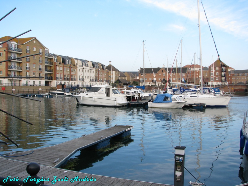 eastbourne_dock_085.jpg