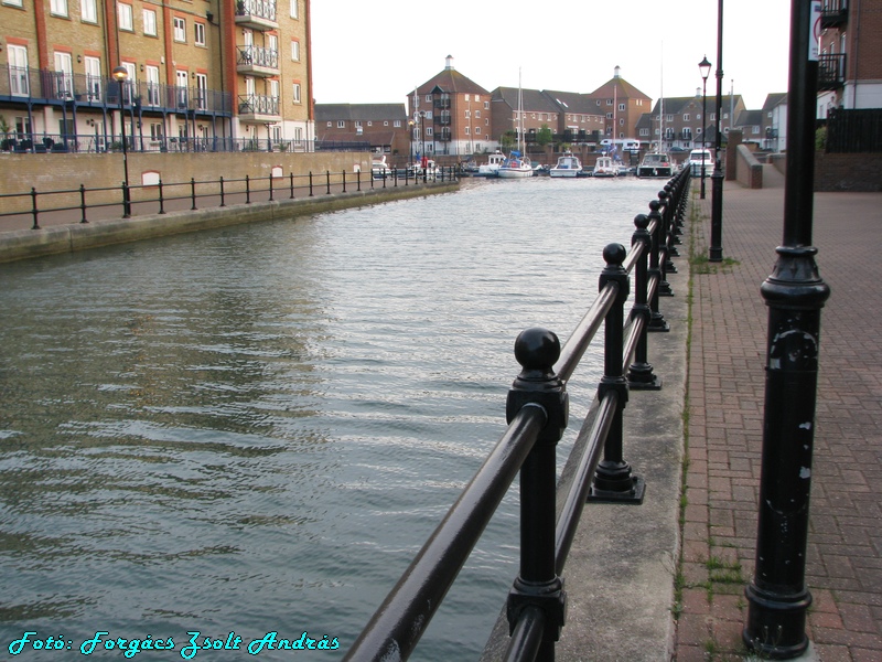 eastbourne_dock_087.jpg