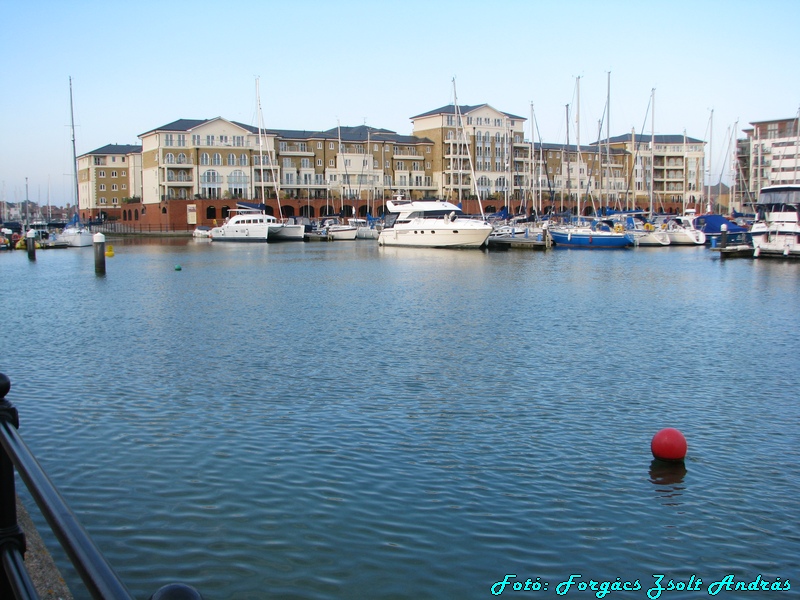 eastbourne_dock_102.jpg