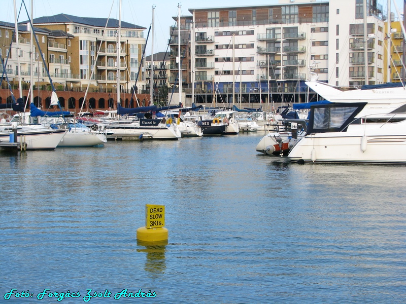 eastbourne_dock_103.jpg