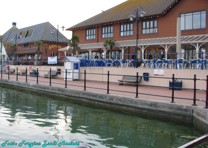 eastbourne_dock_110.jpg