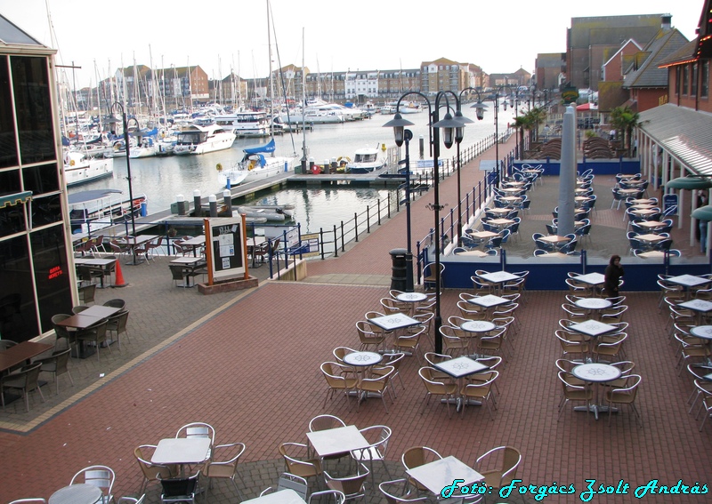 eastbourne_dock_112.jpg