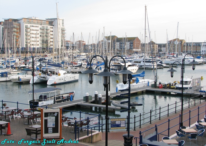 eastbourne_dock_113.jpg