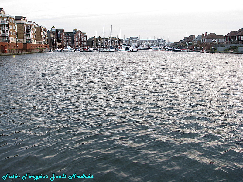 eastbourne_dock_130.jpg