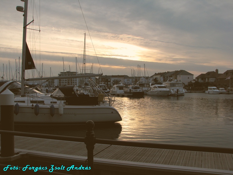 eastbourne_dock_137.jpg