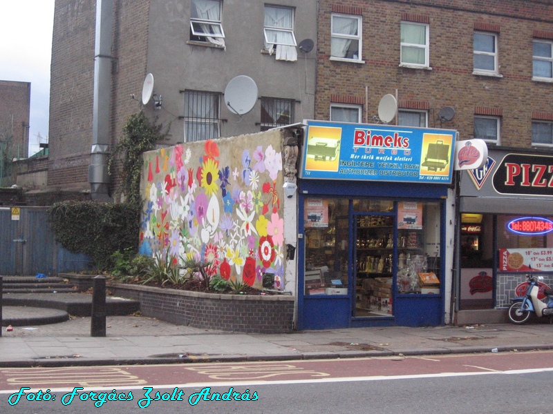 london__033_001_tottenham_high_road_011.JPG