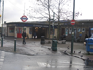 london__054_leytonstone_004_tube_station_004.JPG