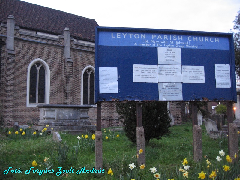 leyton_parish_church_002.JPG