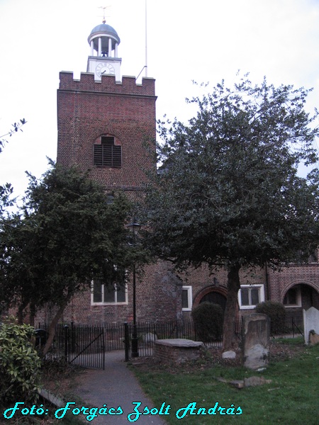 leyton_parish_church_temeto_017.JPG