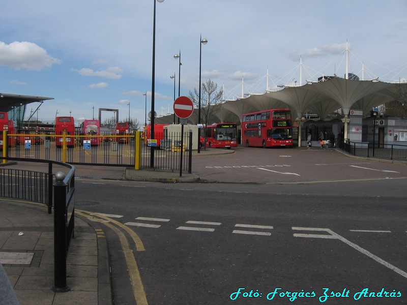 stratford_bus_station__006.JPG