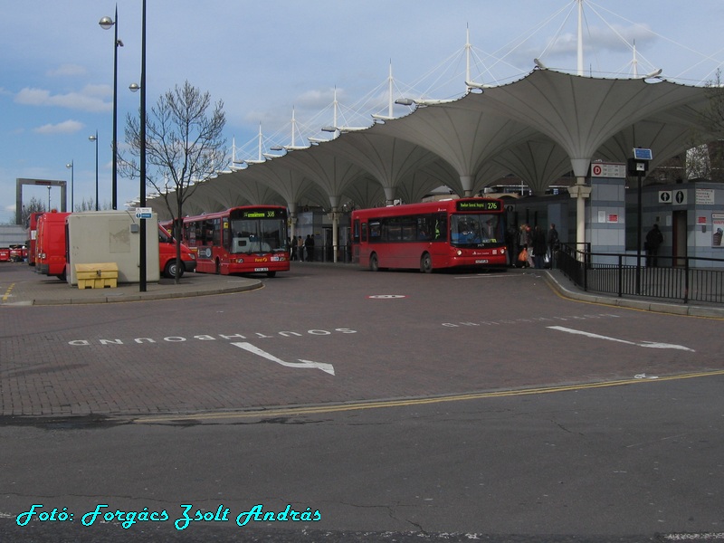 stratford_bus_station__009.JPG