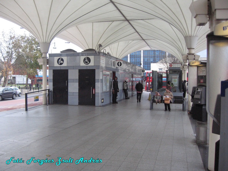 stratford_bus_station__019.JPG