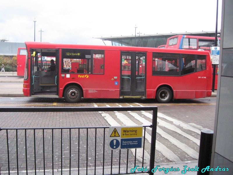 stratford_bus_station__022.JPG