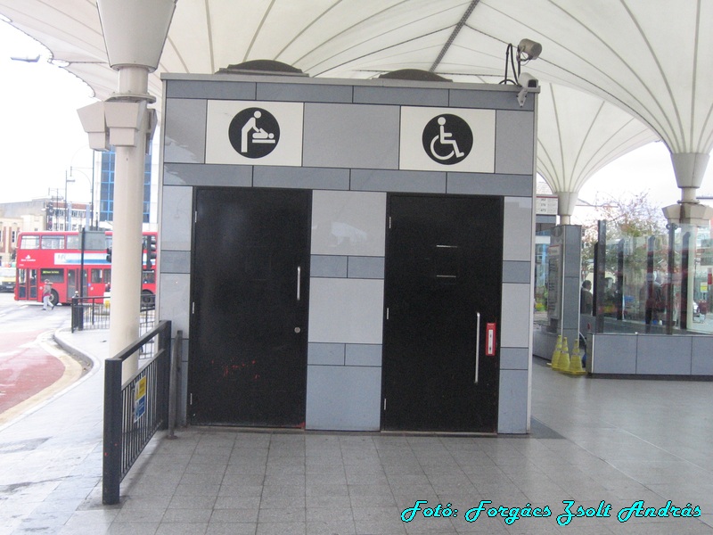 stratford_bus_station__027.JPG