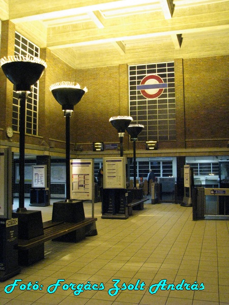 northfields_station_002.JPG