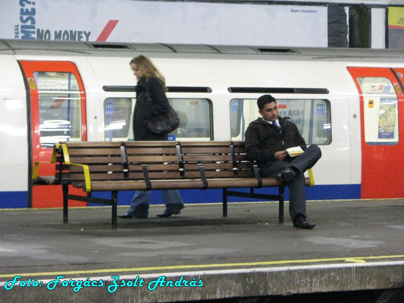 northfields_station_005.JPG