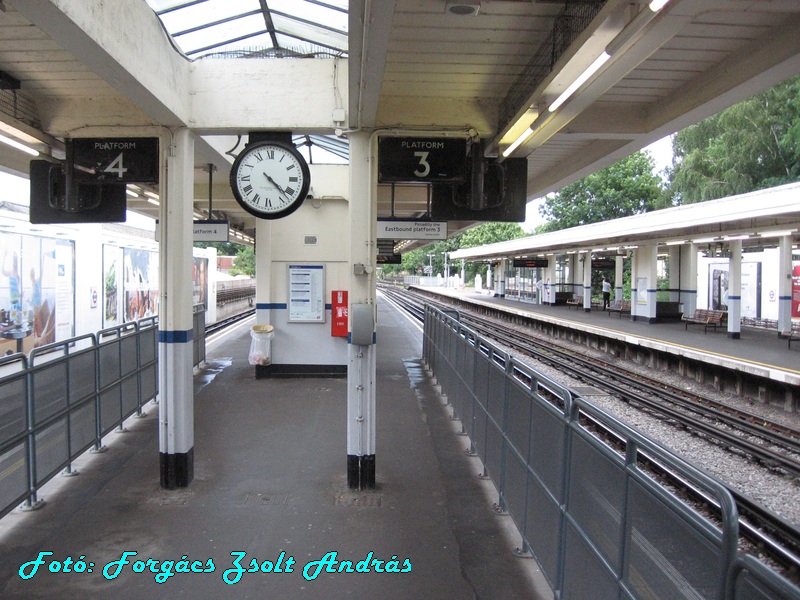 northfields_station_010.JPG