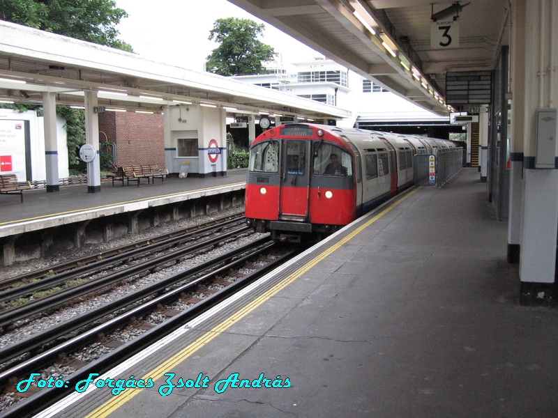 northfields_station_012.JPG