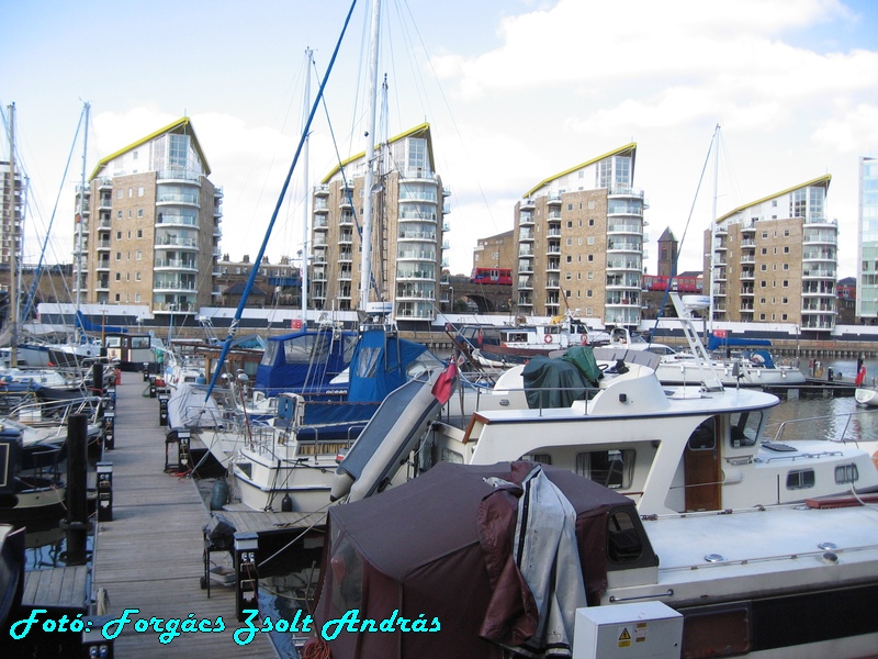 canary_warf_005_west_india_dock_003.JPG