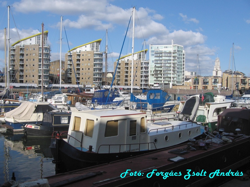 canary_warf_005_west_india_dock_007.JPG