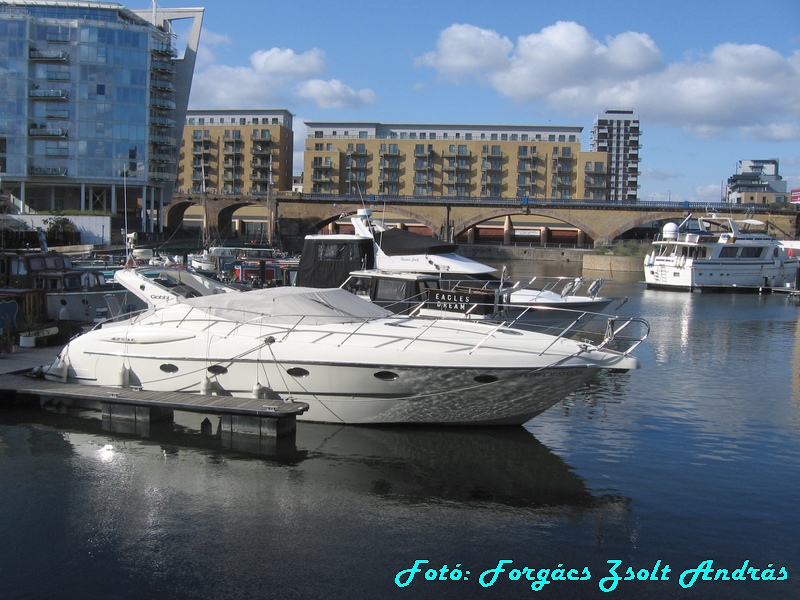 canary_warf_005_west_india_dock_010.JPG