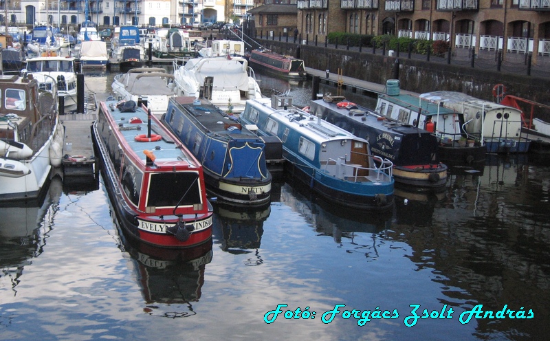 canary_warf_005_west_india_dock_015.JPG