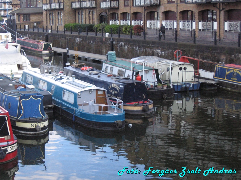 canary_warf_005_west_india_dock_019.JPG